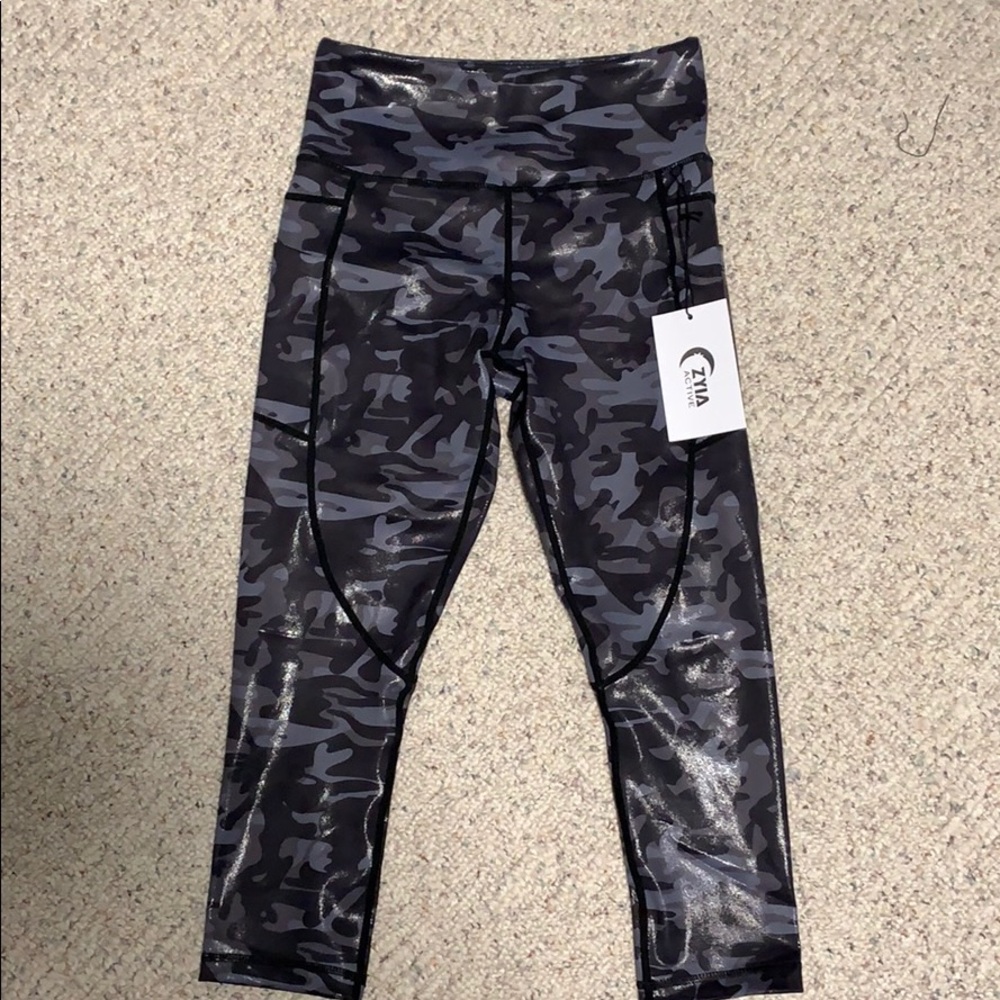 Light n Tight Hi-Rise Zyia Capri 20”